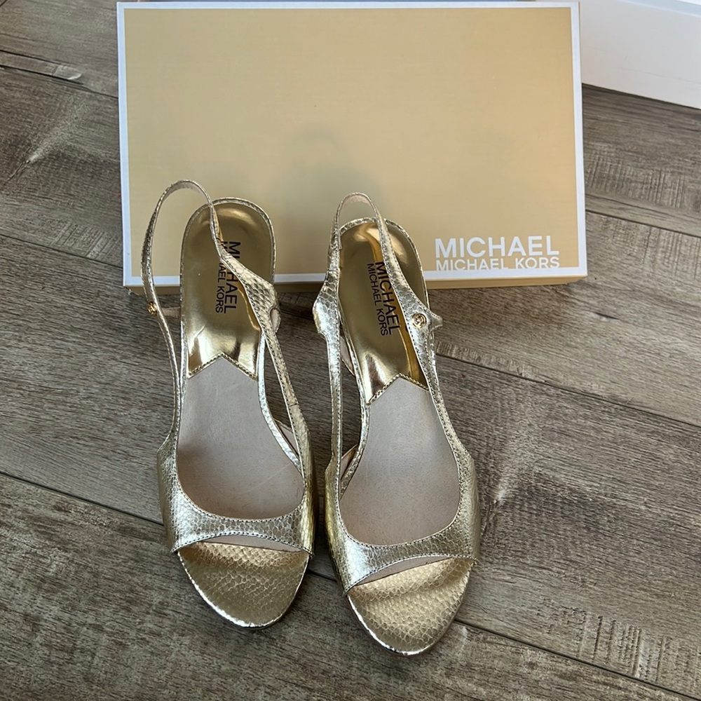 MICHAEL Michael Kors Zoe Sling Sandal Gold - Size 7.5